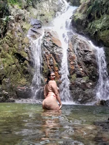 who_is_milyxx A very wet adventure 🧃🌹🌊🌈 Pic 2