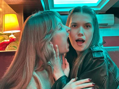 _Eva_Lee We're at the bar Foto 6