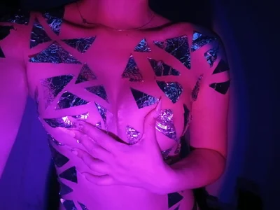 lara_madisson Body Tape Hot Pic 4