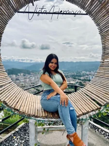 ayla13_ sunflowers Pic