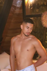 Take me to the field and fuck me 🏕 de Aaronfox_x  3 Imagens