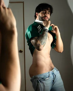 Aaron_Tate_ Public Pic