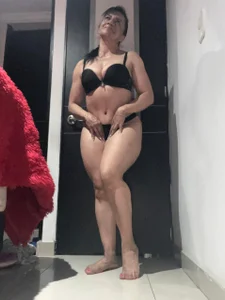 Zdjęcia clara_heat Dark, safe… unforgettable 🖤:  9