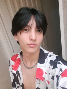 Steerlingxvx Public  2টি ছবি