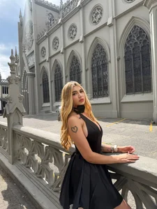 NiaHolland Little Black Dress slika 2