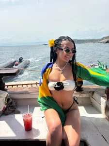 alessiaferry ✈🇧🇷 صورة واحدة|alessiaferry ✈🇧🇷 صورتان|alessiaferry ✈🇧🇷  2 صور|alessiaferry ✈🇧🇷  2 صورة