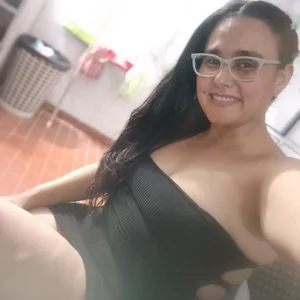scarlett_velvet_1 Public Pic 2