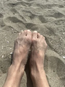 my feet and balls de goldenboyhot  7 Imagens