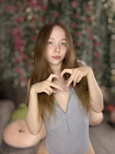 Petite_Polly sweet bunny sin 🍒  5টি ছবি