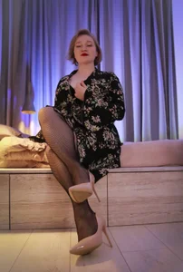 Kitty_Rest_ Hot stockings under a dress 사진 4