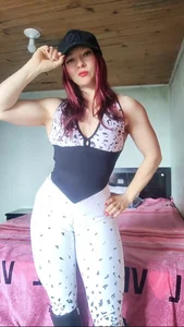 _DulceFuegoのYou like my bicepc 🦾👅の 2枚の写真