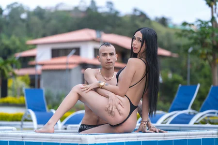 DerryAndIzzy A little rest Pic