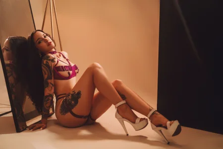 mssjulia Sexy Mirror Pic 6