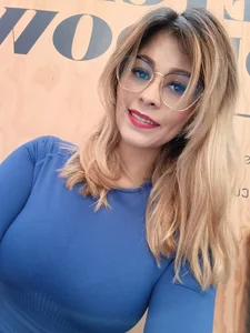 Sharlott_3 Public Immagine 