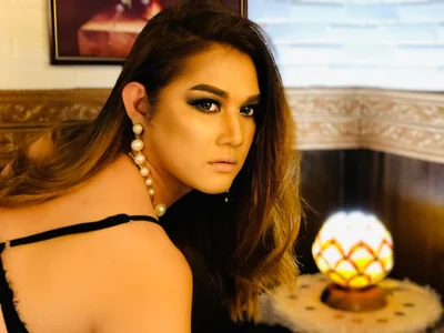 MarieLoveGlamorous Public  6টি ছবি