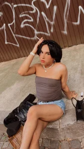 FemCupid a little time outside Pic 3