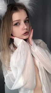 A little kitten waiting for her owner 🐾 de MicheleHonas  6 photos