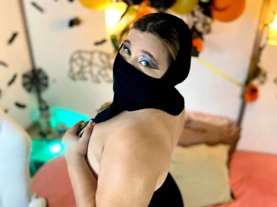 SalmaZamann traje fantasía arabe Pic 2