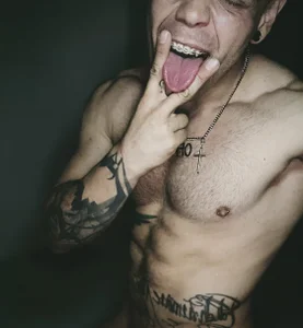 antiUnicornUnicornClub's XXX Nude Photo 2