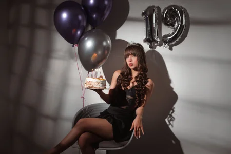 Today I want to celebrate my birthday with you 🥂💞 Give me lots of love!🎂 de AmmyJones_ Foto 4