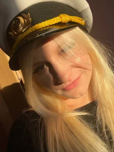 DunkedEssay Captain Blonde Gambar 5