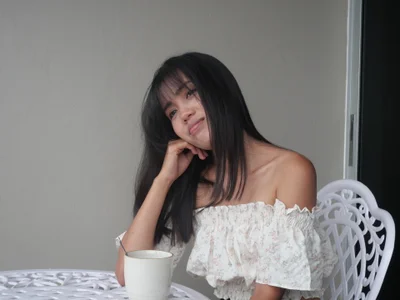 AnnewithanE Public Pic