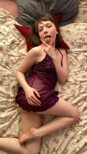 RileyNymph: Will you join me in bed? ( 4 фото)