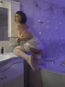 LikaKlint And we are in the bathroom, in the bathroom again💦 Pic