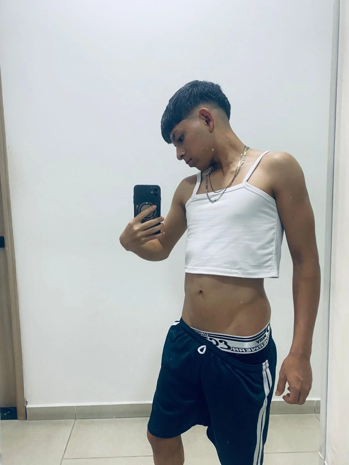 BLACK_AND_WHITET Gambar Trending 1820