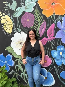 loreen_grey Mostrándote un poco de mi descanso 🍷💚 Bilde 7