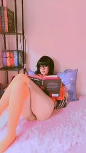 Morganitaz tu velma tierna y traviesa Foto 6