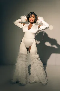 SavannahStorm “𝙱𝚎𝚝𝚠𝚎𝚎𝚗 𝚌𝚕𝚘𝚞𝚍𝚜 𝚊𝚗𝚍 𝚍𝚎𝚜𝚒𝚛𝚎” Pic 2