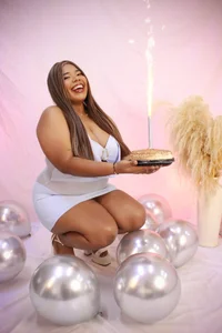 Happy birthday to me 🎈🎉 de Your_big_ebony_goddness  3 photos