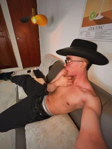 andy_benedictus의 Cowboy 앨범 섹스 사진 1개