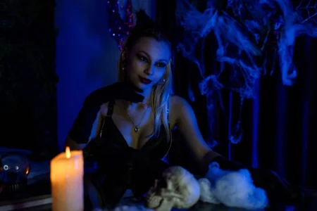 AlessiaCroft Purrfectly Wicked Foto 3