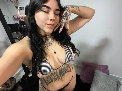 MissCharlottte_18 Selfies Pic 5