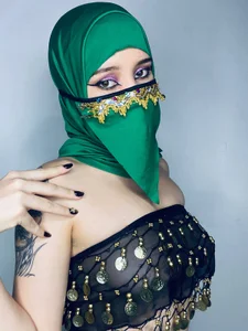 your arabic dace 🖤🐈‍⬛ de yara_hind Foto 4