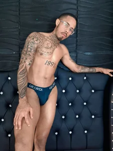 AlphaDuo_ Hot Foto 3