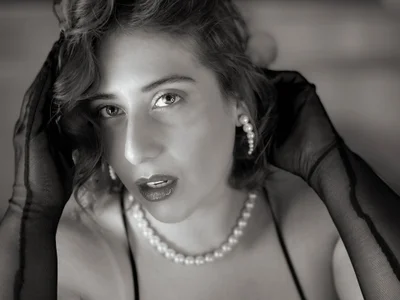 Pearls and Gloves | Helen Photoshoot de Helenstanford  3 Imagens