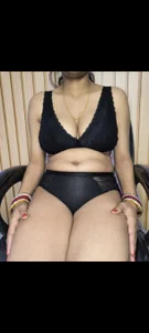 Hot_Parul Public Billede 3
