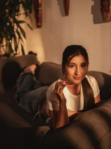 Hannaos Being relax Pic 2