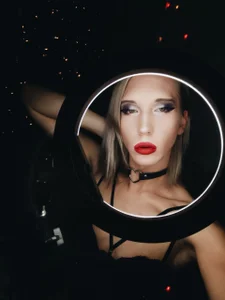 IvyJoys: Winter ts girl on webcam ( фото)