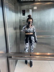 LindsayDeeeのGym outfitsの 6枚の写真