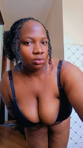 naughtyebonydiva's XXX Nude Photo 4