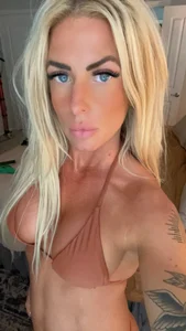 blondiluvsanal Public  5টি ছবি