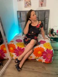 Look carefully… which part provokes you the most? 👀💦 de Giovanela_rose  3 photos
