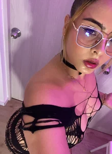 MikaelaStone sensual lips Pic