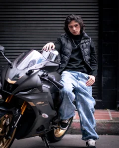 With the heart of a motor de Luke_Howland  8 Imagens