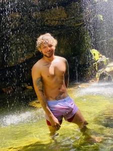 kenintoro torokenin Foto