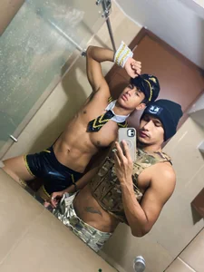 Stiven_And_CalvinHots Public slika